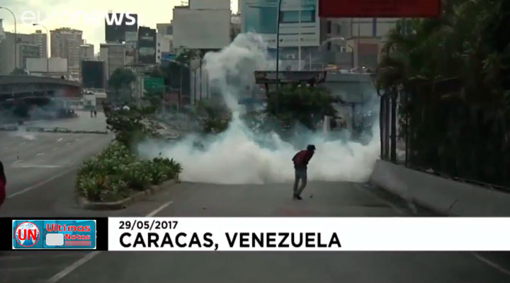 Batalla campal en Caracas protestas en Venezuela con herido de bala