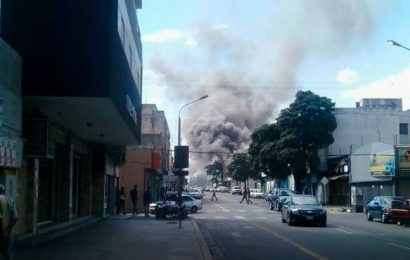 Dos locales comerciales quemados en Barquisimeto