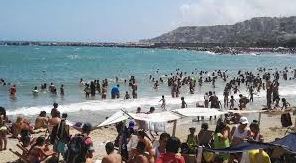 Bs 3.000.000 cuesta un día de playa en el estado Vargas