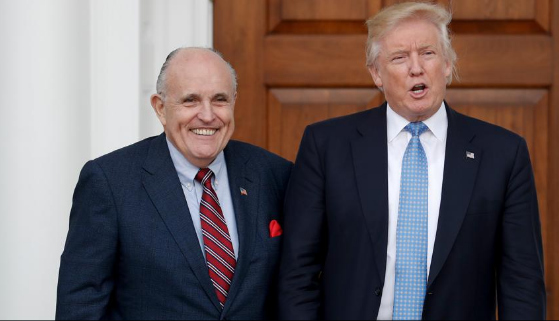 Excalde Giuliani asegura que Trump pagó por el silencio de la actriz porno Stormy Daniels