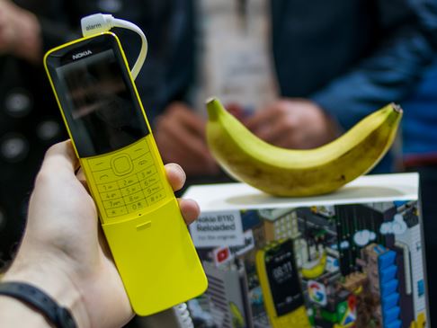 El nuevo smartphone: Nokia 8110 o el Banana Phone de Matrix El nuevo smartphone: Nokia 8110 o el Banana Phone de Matrix