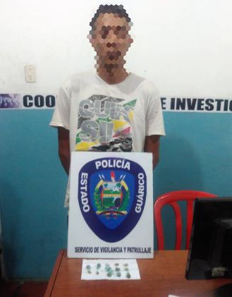 Detuvieron a sujeto por tener envoltorios de sustancias estupefacientes Detuvieron a sujeto por tener envoltorios de sustancias estupefacientes